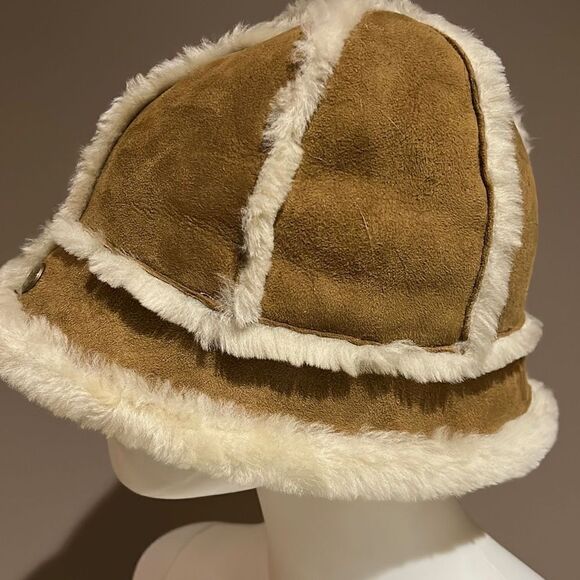 UGG Shearling Bucket Hat One Size - Picture 1 of 9